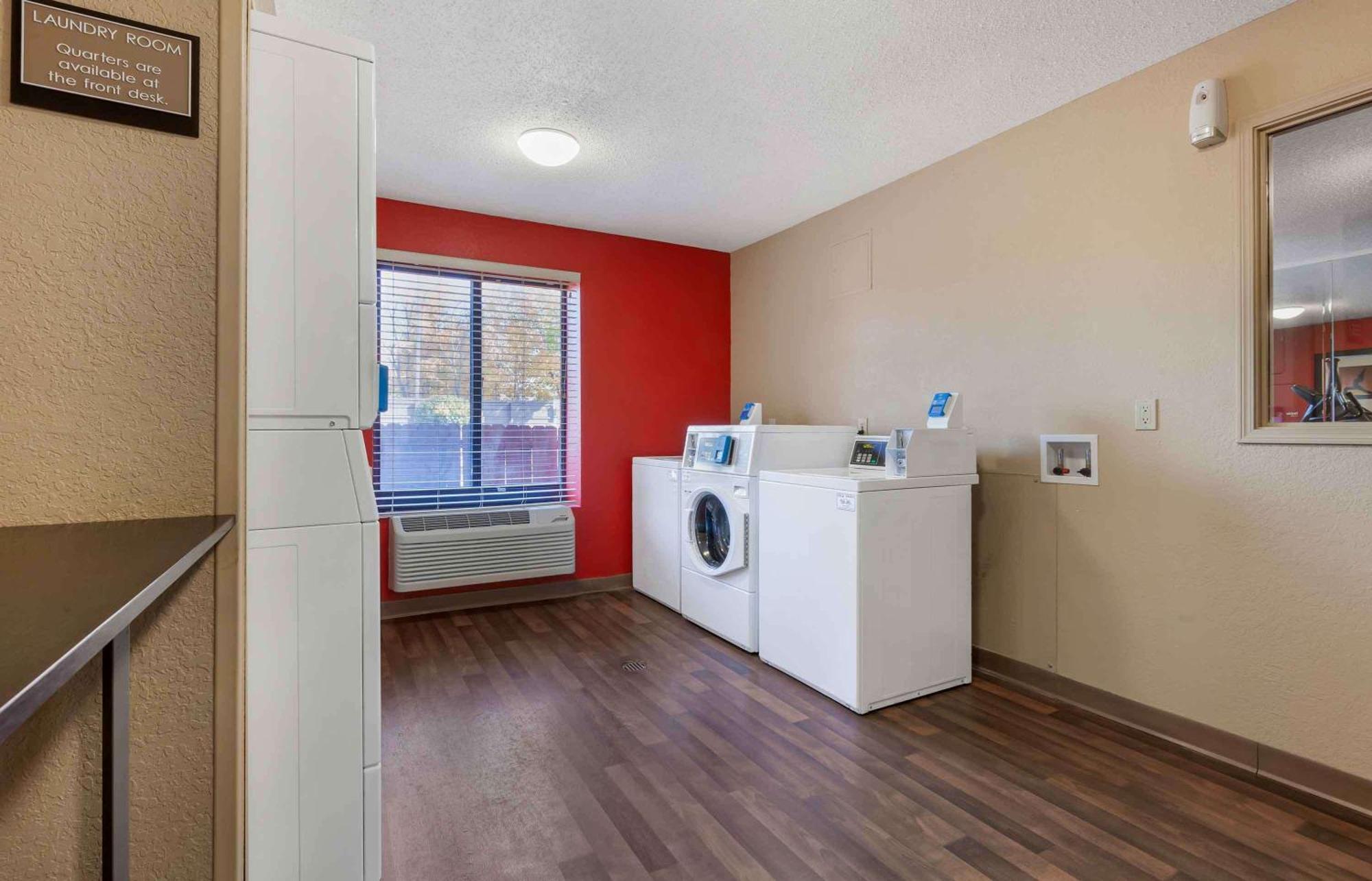 Extended Stay America Select Suites - Rockford - State Street Zewnętrze zdjęcie