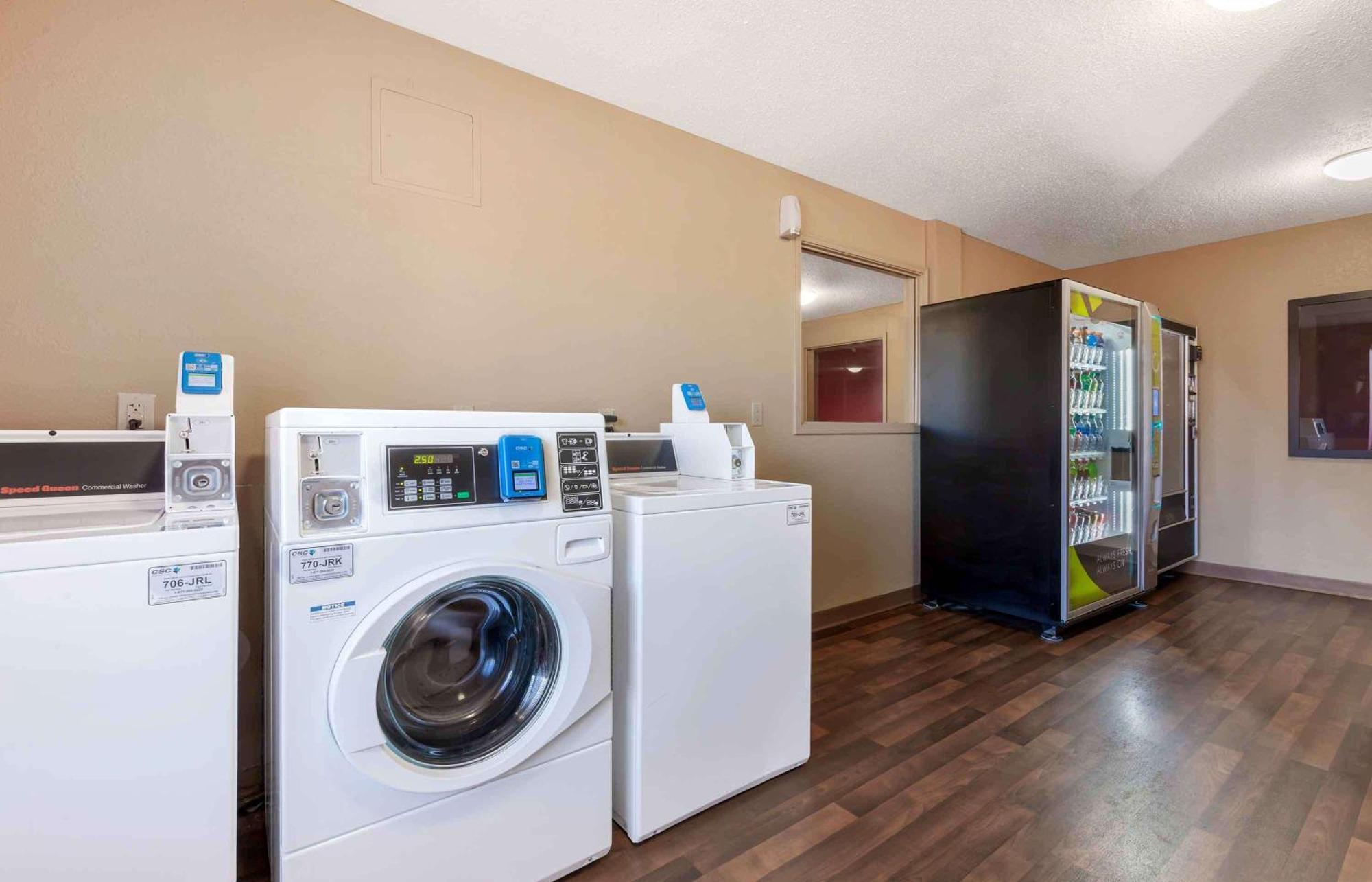 Extended Stay America Select Suites - Rockford - State Street Zewnętrze zdjęcie