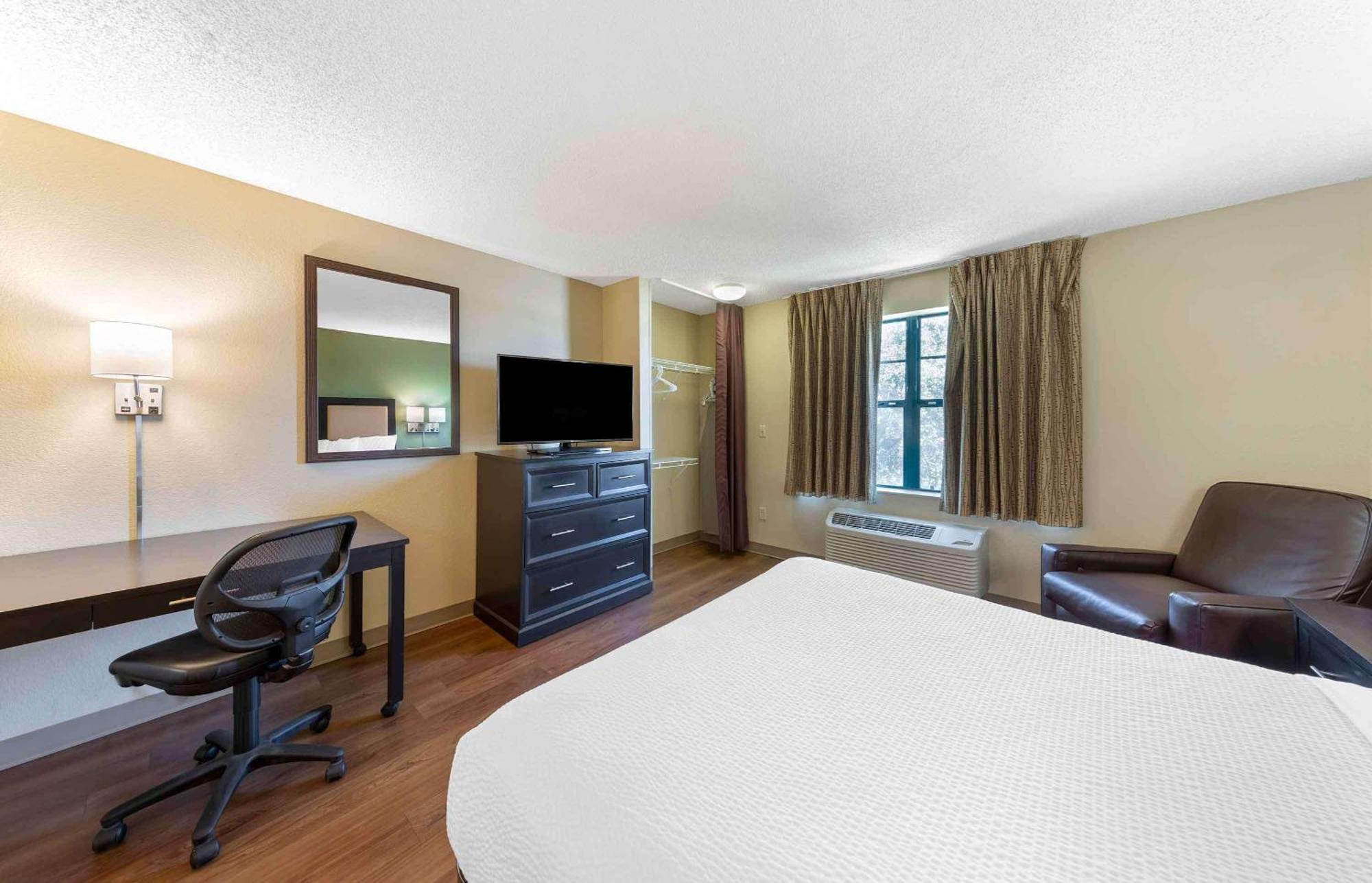 Extended Stay America Select Suites - Rockford - State Street Zewnętrze zdjęcie