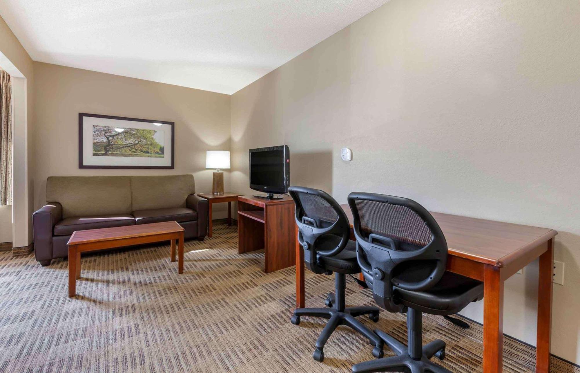 Extended Stay America Select Suites - Rockford - State Street Zewnętrze zdjęcie