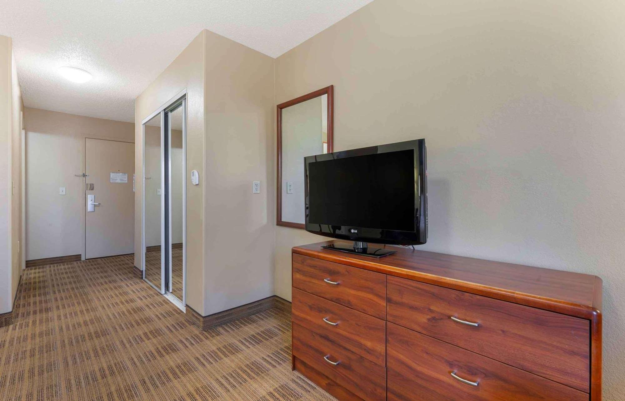 Extended Stay America Select Suites - Rockford - State Street Zewnętrze zdjęcie